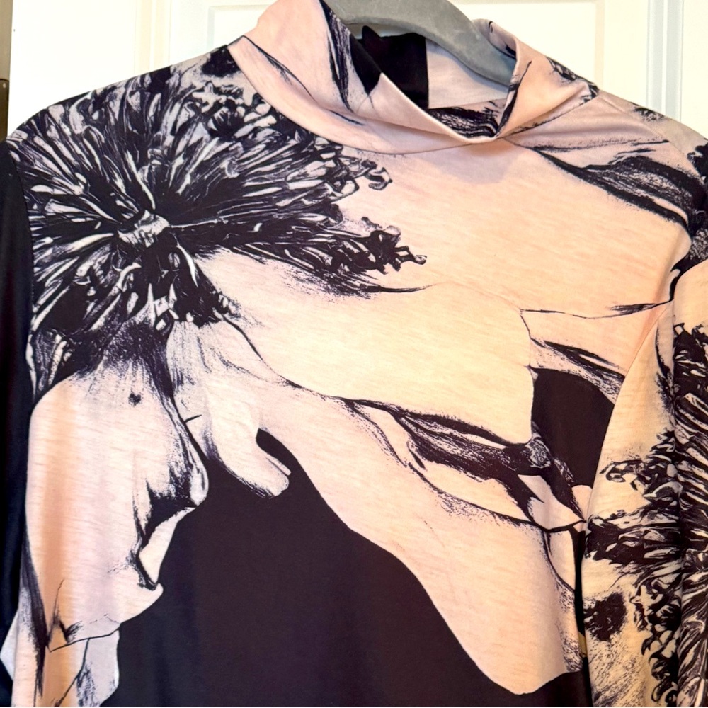 Commense Black Long Sleeve Top and pale pink abstract print